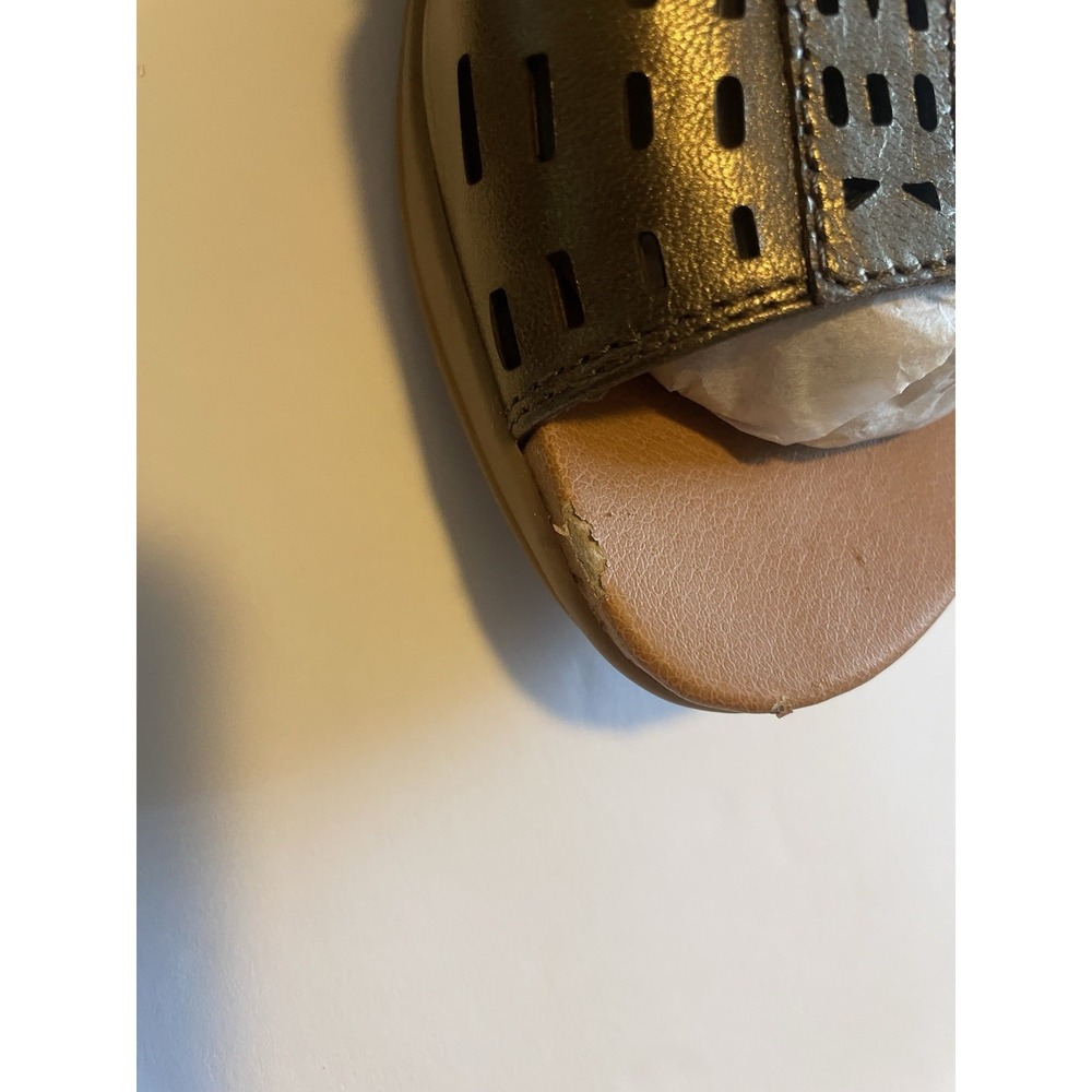 Bare Traps Jordy 7 Wide Adjustable Strap Leather Sandal -bronze -NIB - READ - Picture 3 of 7